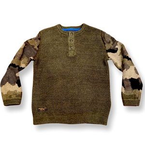 Polo Ralph Lauren woven cotton sweater. Boy’s 5. Hunter green w/ camo sleeves.